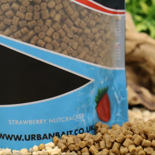 Urban Bait Strawberry Nutcracker - Carp Pellets